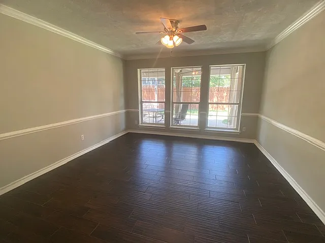 601 Brown Dr — Photo 4