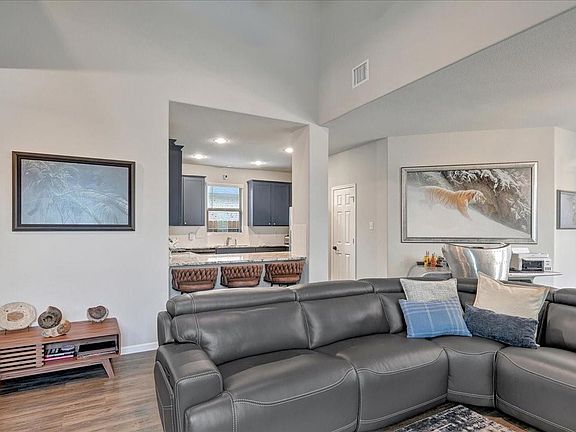 5th image of 10902 Webber Ln