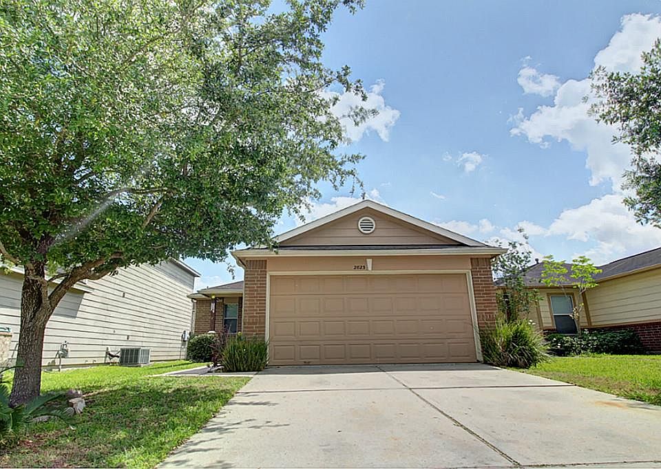 1st image of 2023 Wooded Oaks Dr