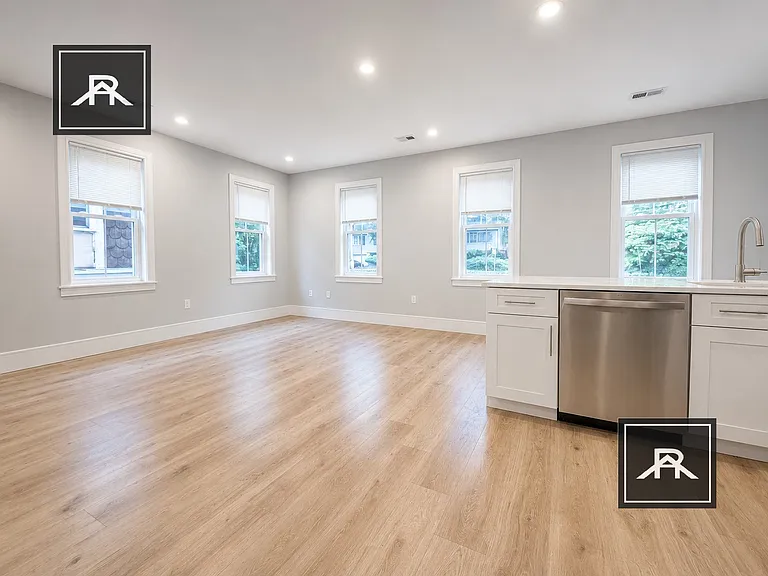 124 Kenrick St #6 — Photo 2