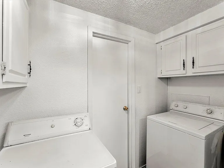 602 Legendary Ln — Photo 23
