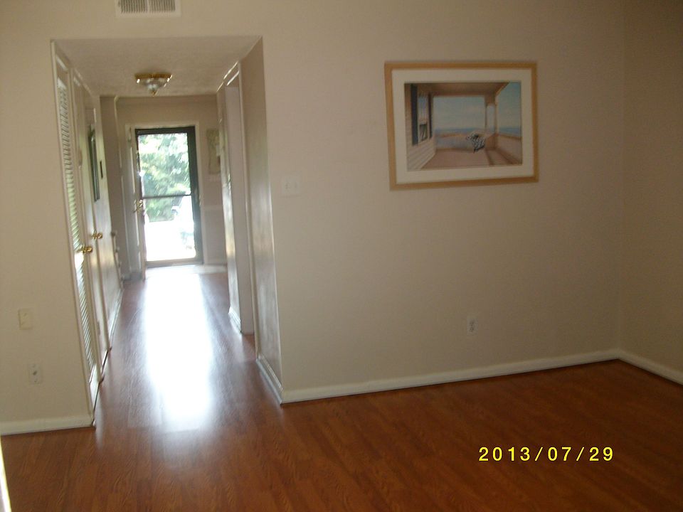 2nd image of 3107 Reeves St SE #3107