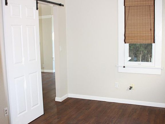 4th image of 1030 23rd St APT 2