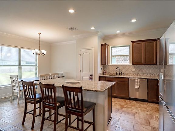 5th image of 3212 Flatwood Dr