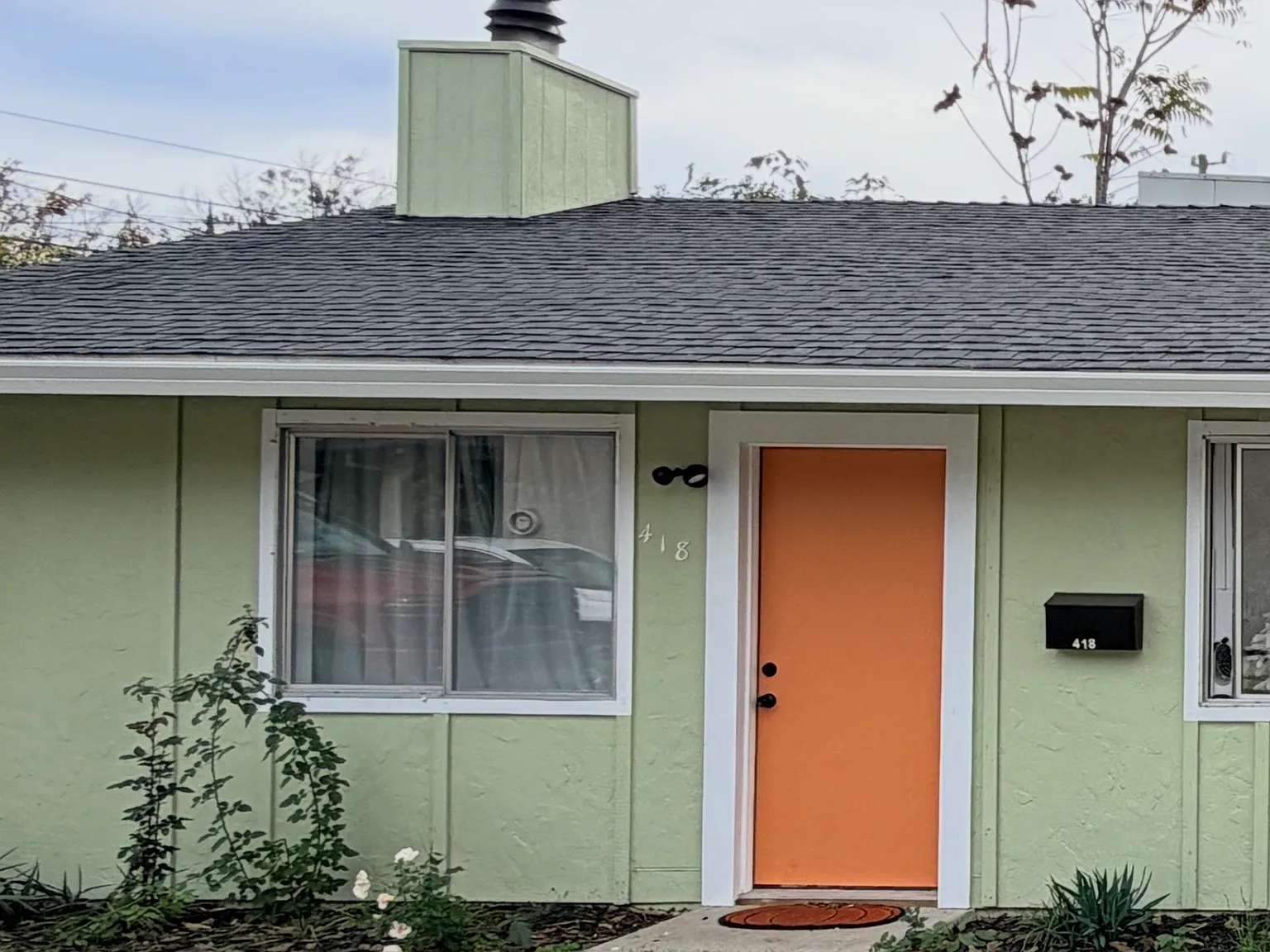418 Pine Way — Photo 1