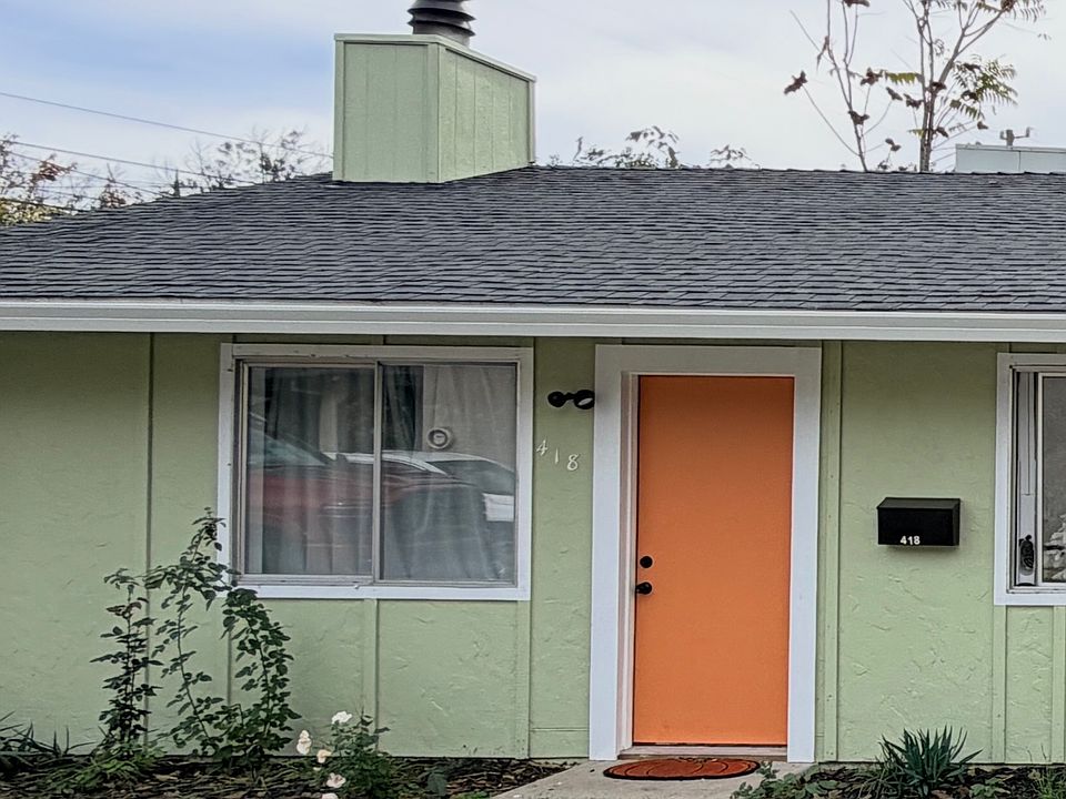 1st image of 418 Pine Way