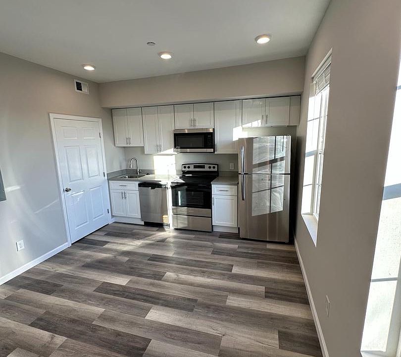 1st image of 1812 Washington #H-409