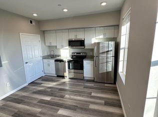 1812 Washington #H-409, Washington, DC 20002