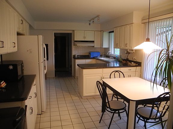 3rd image of 2662 Forest Glen Trl