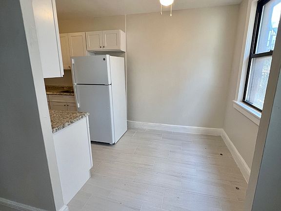4th image of 5 Greenridge Ave #C1
