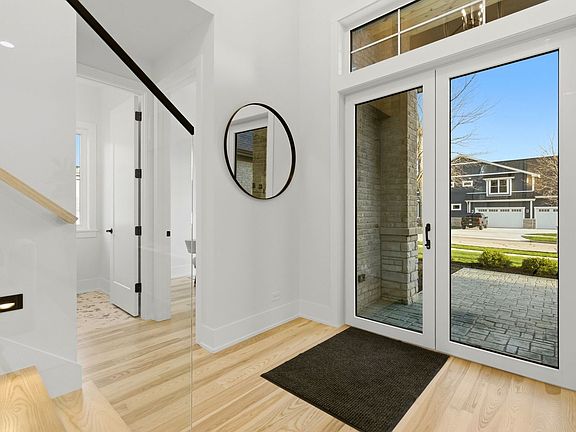 3rd image of 1532 Linden Cir