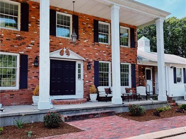 100 Saddlebrook Dr, East Greenwich, RI 02818