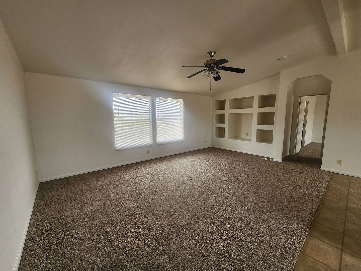 4 Bedrooms in Hansen Tract — Photo 3