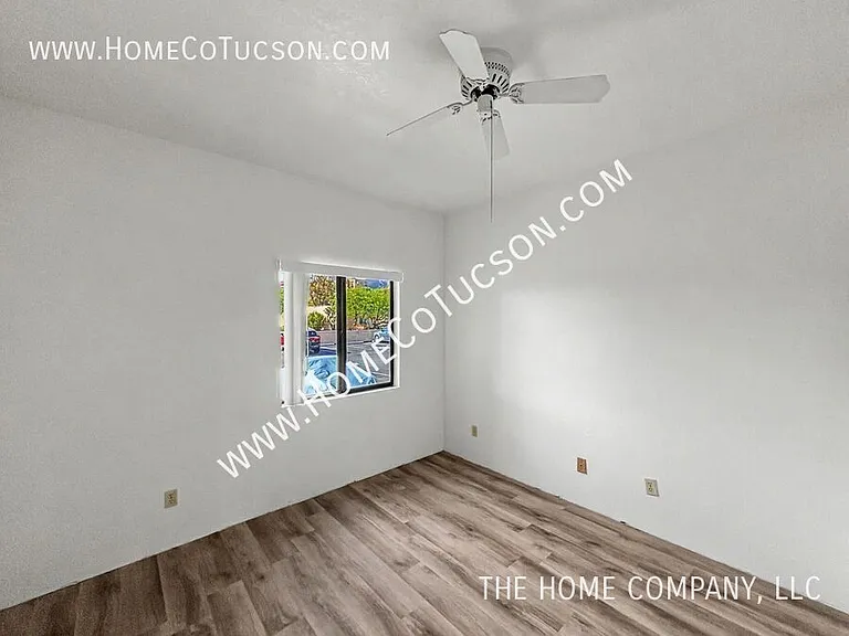 5750 N Camino Esplendora #109 — Photo 13