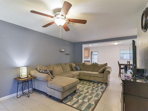 3rd image of 2024 Glenhaven Dr