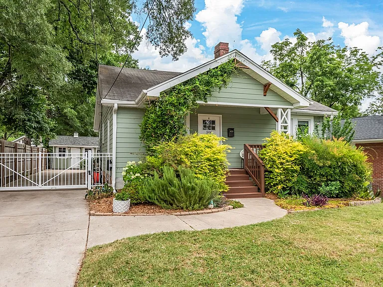 506 N Maple St — Photo 2