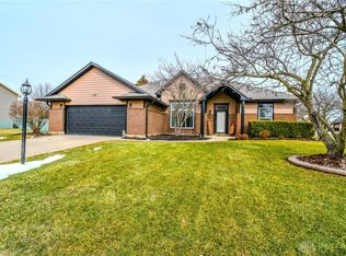 1374 Rose Lake Dr, Bellbrook, OH 45305