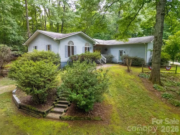 149 Tucked In Ln, Brevard, NC 28712