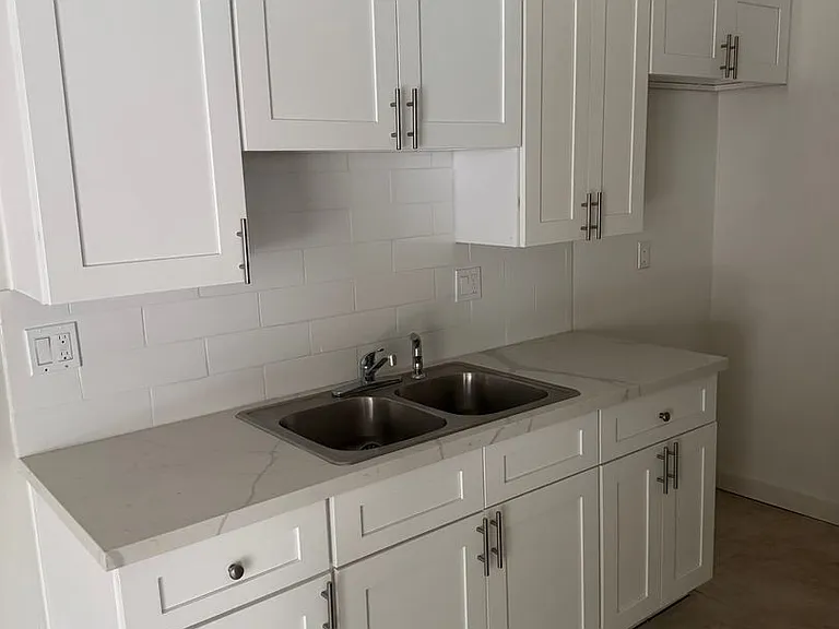 205 E Clifton, Anaheim — Photo 3