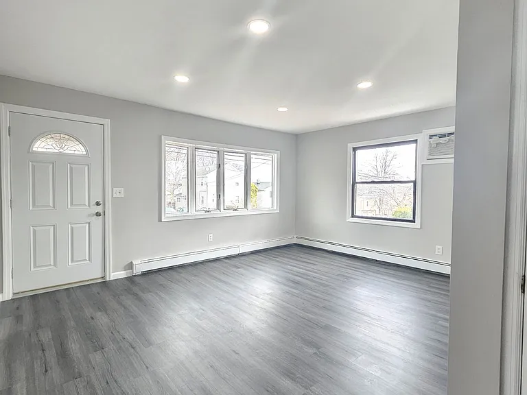 127 Hiawatha Blvd — Photo 5