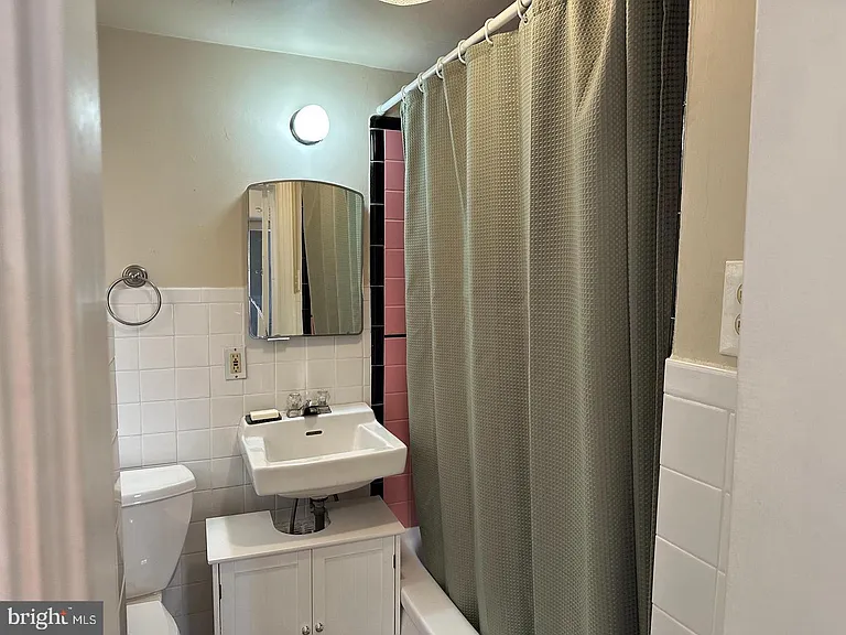 208 W Gay St #4 — Photo 9