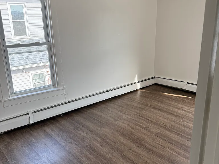 121-123 W Dorrance St — Photo 7