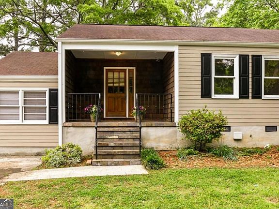 3rd image of 755 Scott Cir