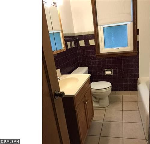 2nd image of 886 Jenks Ave