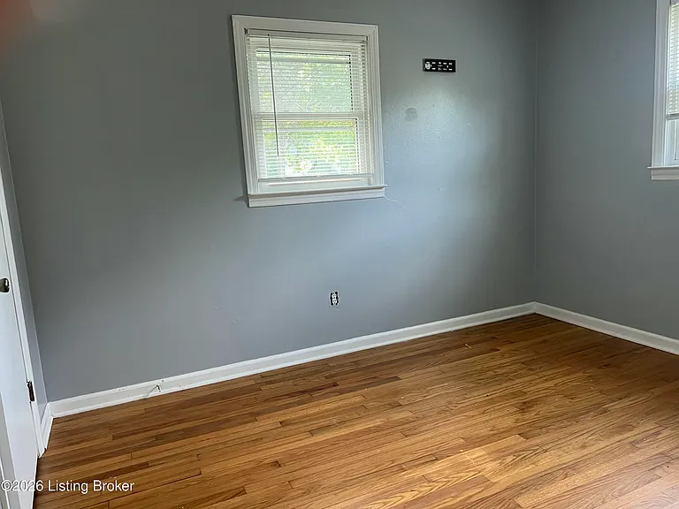 616 Clairview Dr — Photo 6