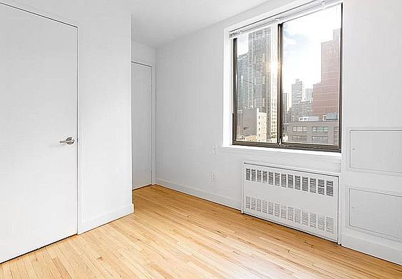 3rd image of 353 E 50th St #C