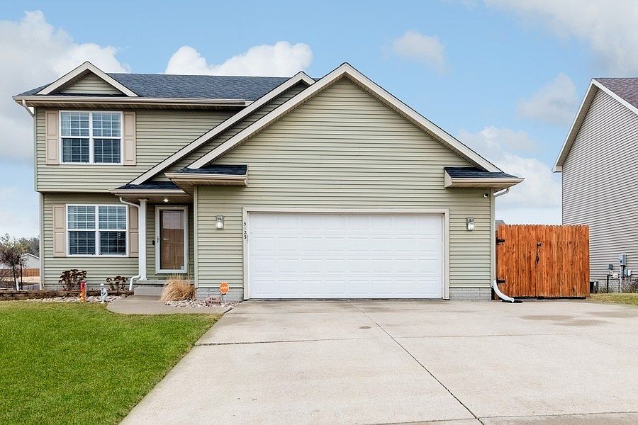 1st image of 5123 NE Briarwood Dr
