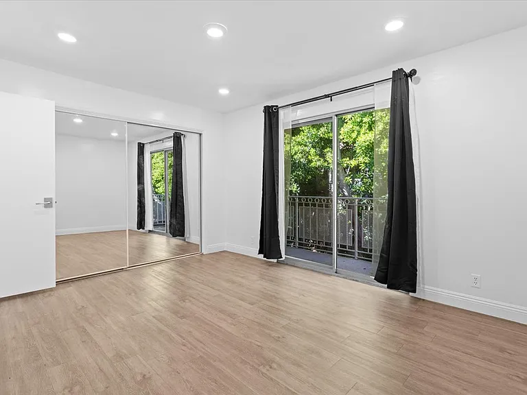 Lanewood — Photo 41