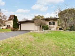 5850 Hodgson Rd, Shoreview, MN 55126