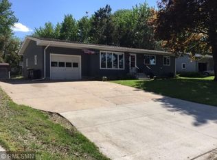 1427 Highland Pl, Faribault, MN 55021