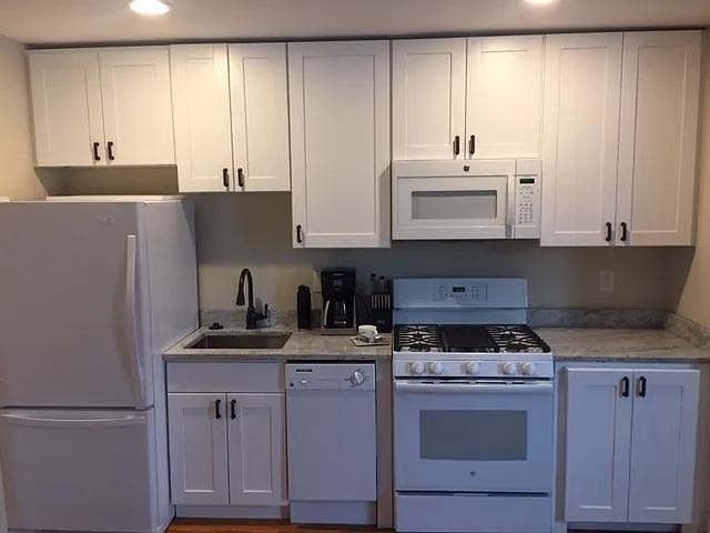 836 19th St NE #B — Photo 10