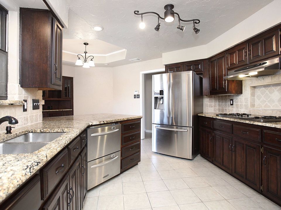 1st image of 4112 Desert Garden Dr