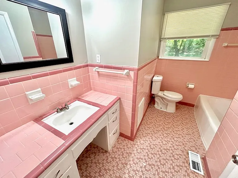 3902 Lakeview Dr — Photo 9