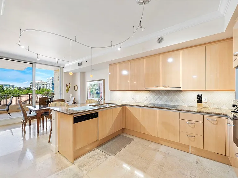 791 Crandon Blvd #404 — Photo 36