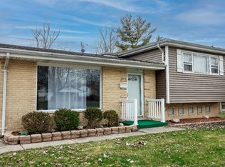 10934 Oxford Ave, Chicago Ridge, IL 60415