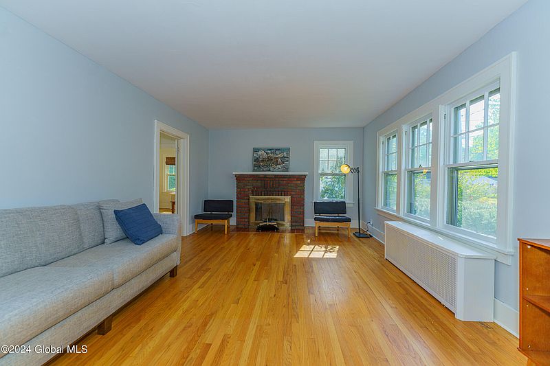 5th image of 1414 Garner Avenue