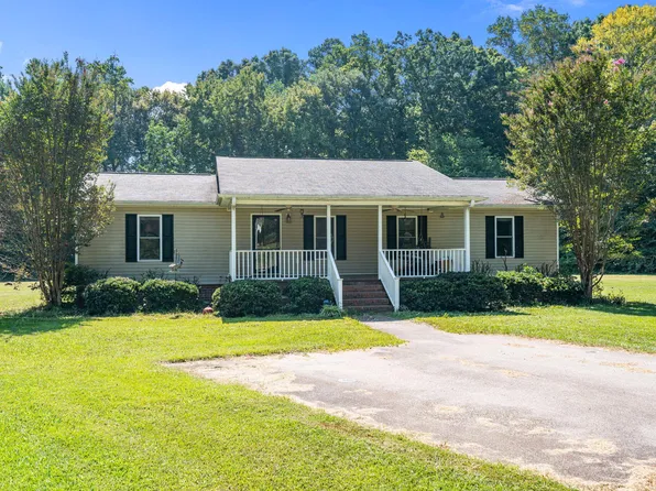 319 S Currie Dr, Sanford, NC 27330