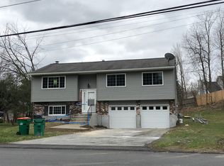 57 Sutton Park Rd, Poughkeepsie, NY 12603