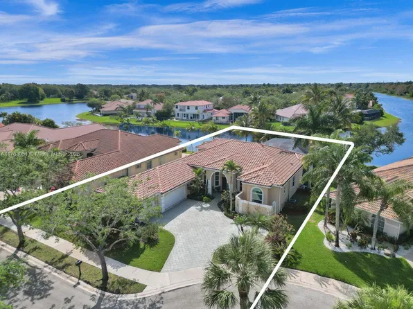 2715 Edgewater Ct, Weston, FL 33332
