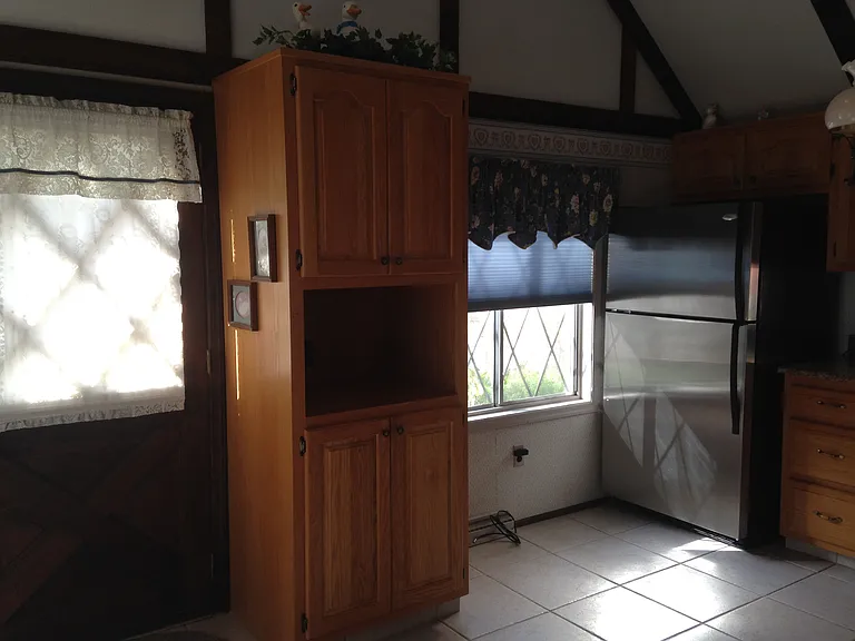 133 S Shore Rd — Photo 1