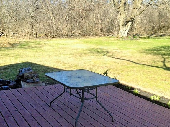 Back Deck  - Level Lot