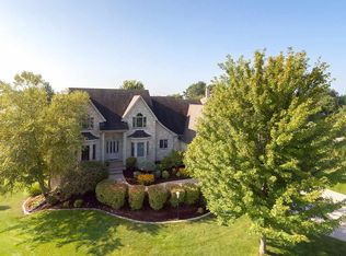 1 Summer Pl, Bettendorf, IA 52722