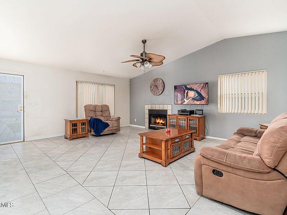3rd image of 8726 W SHERIDAN Street