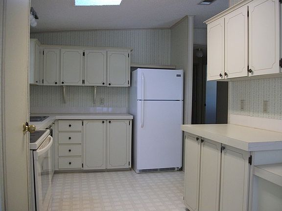 5th image of 112 Maple Hill Dr