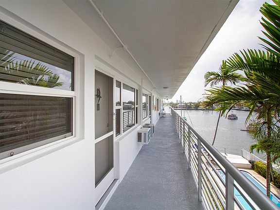 5th image of 9 N Birch Road #403