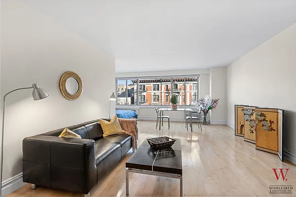 Sold by Wohlfarth & Associates Inc | media 1
